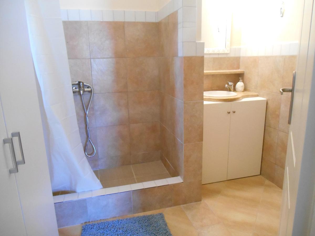 Arapakis Apartment 2 Aegina ภายนอก รูปภาพ